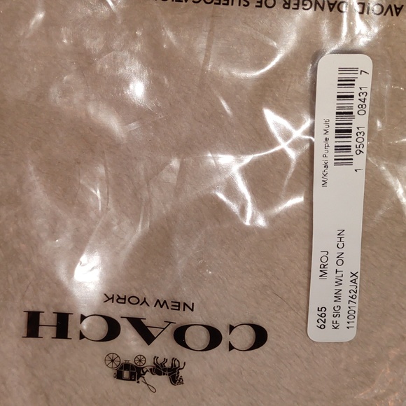 COACH 🇺🇲Mini Wallet in Signature Canvas with purple Kaffee Fassett Print hand - Picture 15 of 16